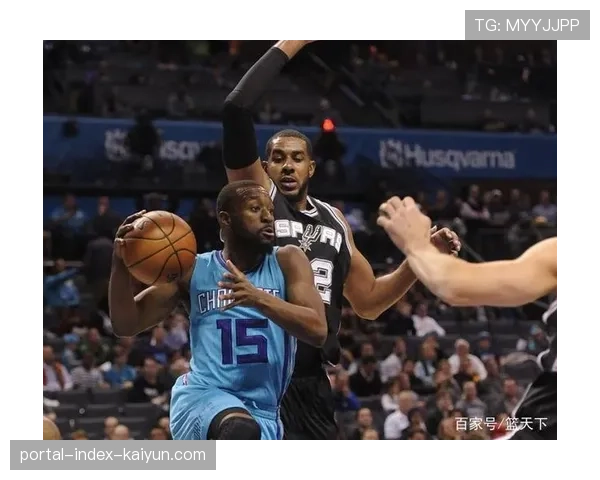 哈珀组织传导球视野开阔 马刺替补控卫展现超出年龄的成熟度